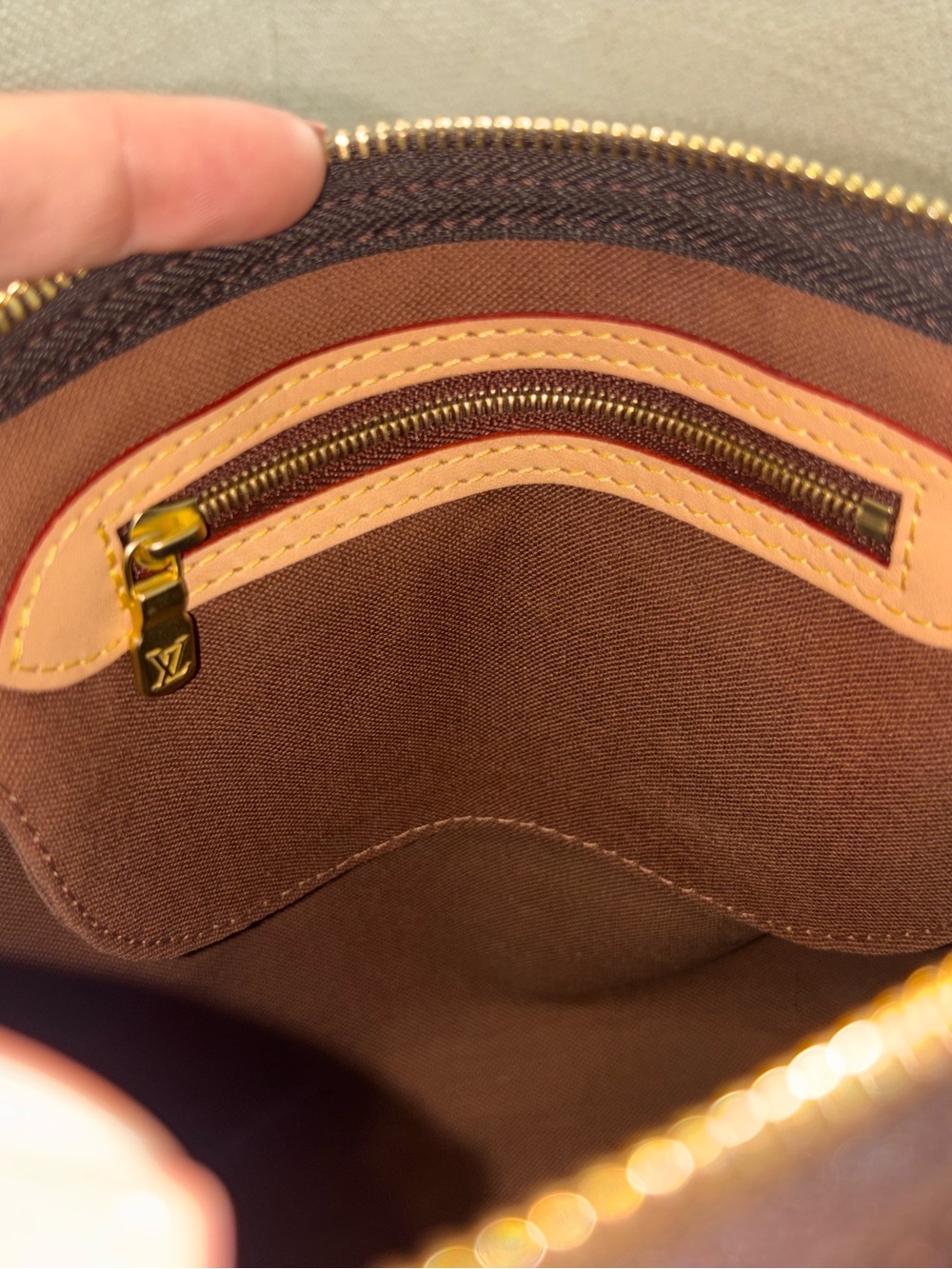 Authentic Louis Vuitton discontinued speedy 25 monogram satchel - Picture 13 of 16